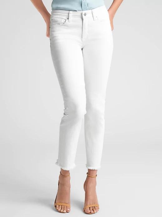 Mid Rise Straight Crop Jeans with Raw-Hem