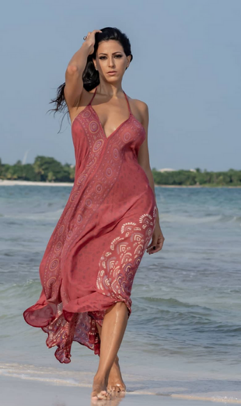 Cintia Anabel pink dress